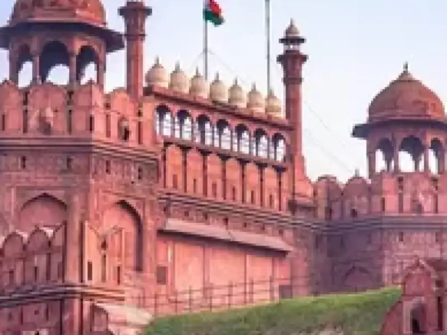 Delhi City Explorer Tour Package – Modern & Historic Delhi